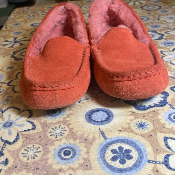 Uggs slippers beautiful color size 8/free handmade cc holder - Picture 7 of 7